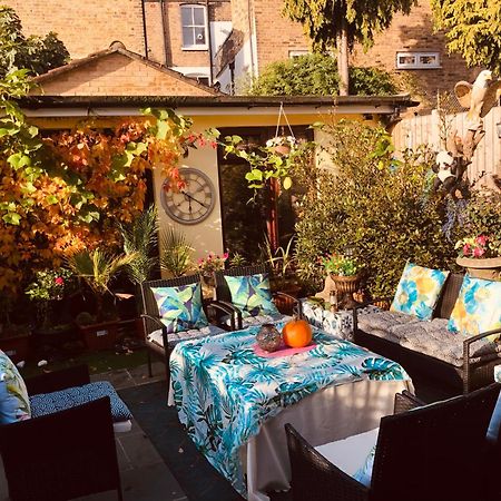 Cheerful 4 Bedroom House With Garden Free Parking Londra Exterior foto