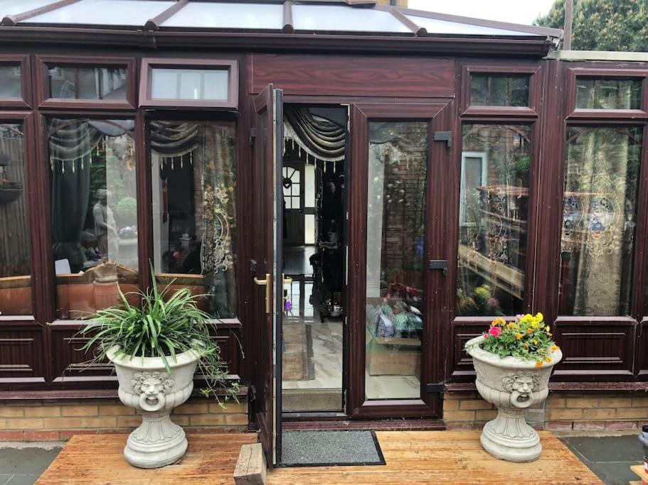 Cheerful 4 Bedroom House With Garden Free Parking Londra Exterior foto