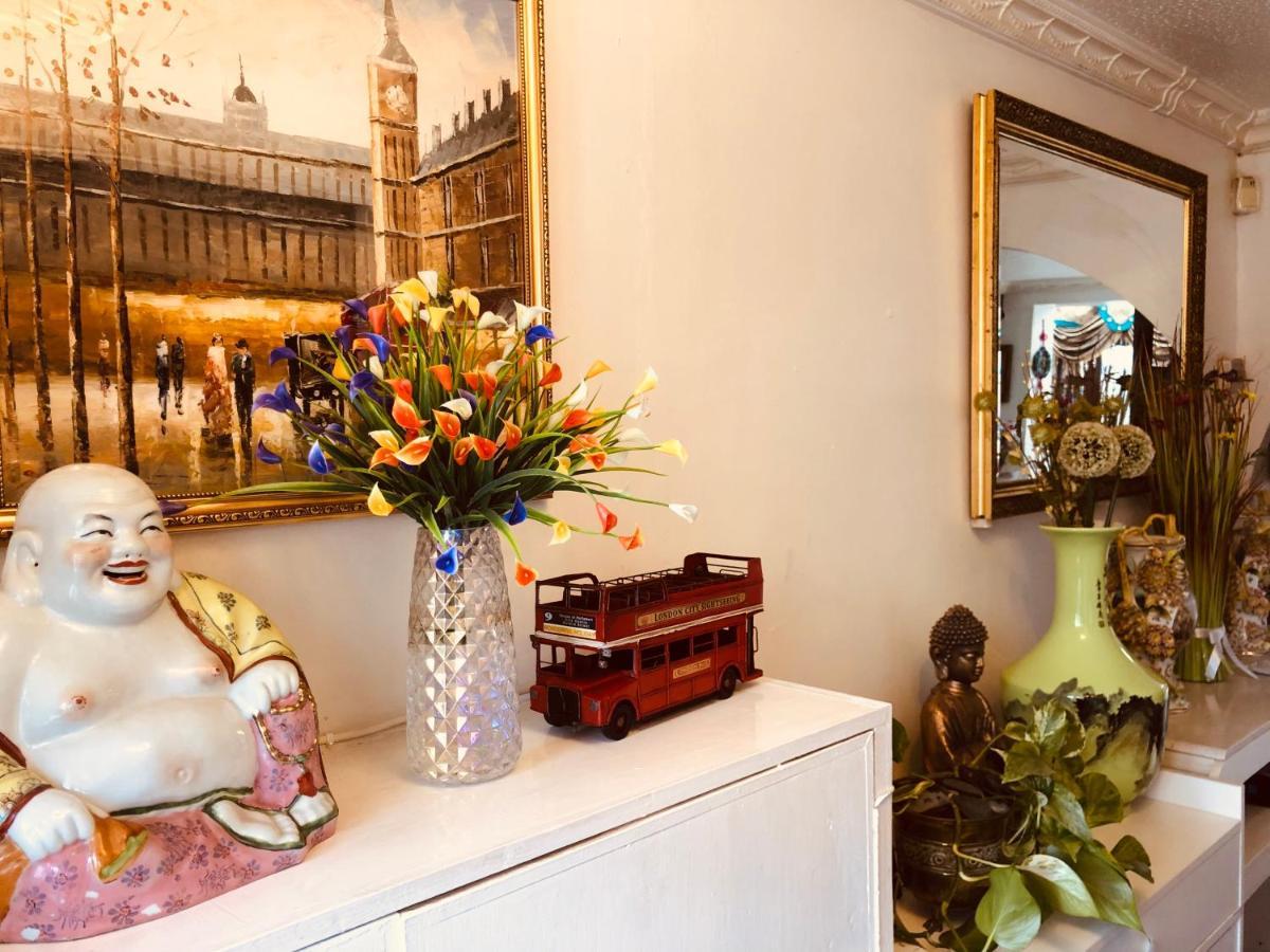 Cheerful 4 Bedroom House With Garden Free Parking Londra Exterior foto