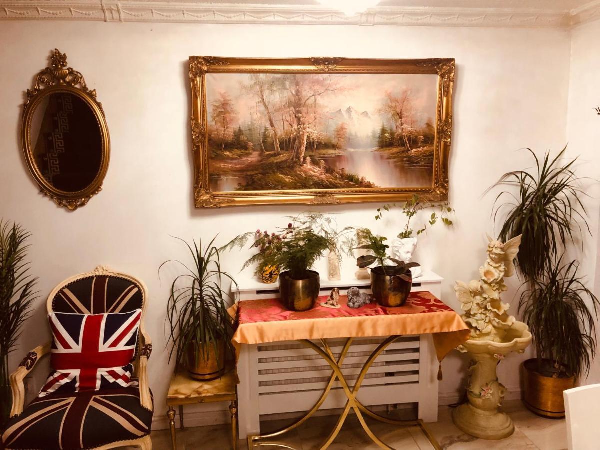 Cheerful 4 Bedroom House With Garden Free Parking Londra Exterior foto