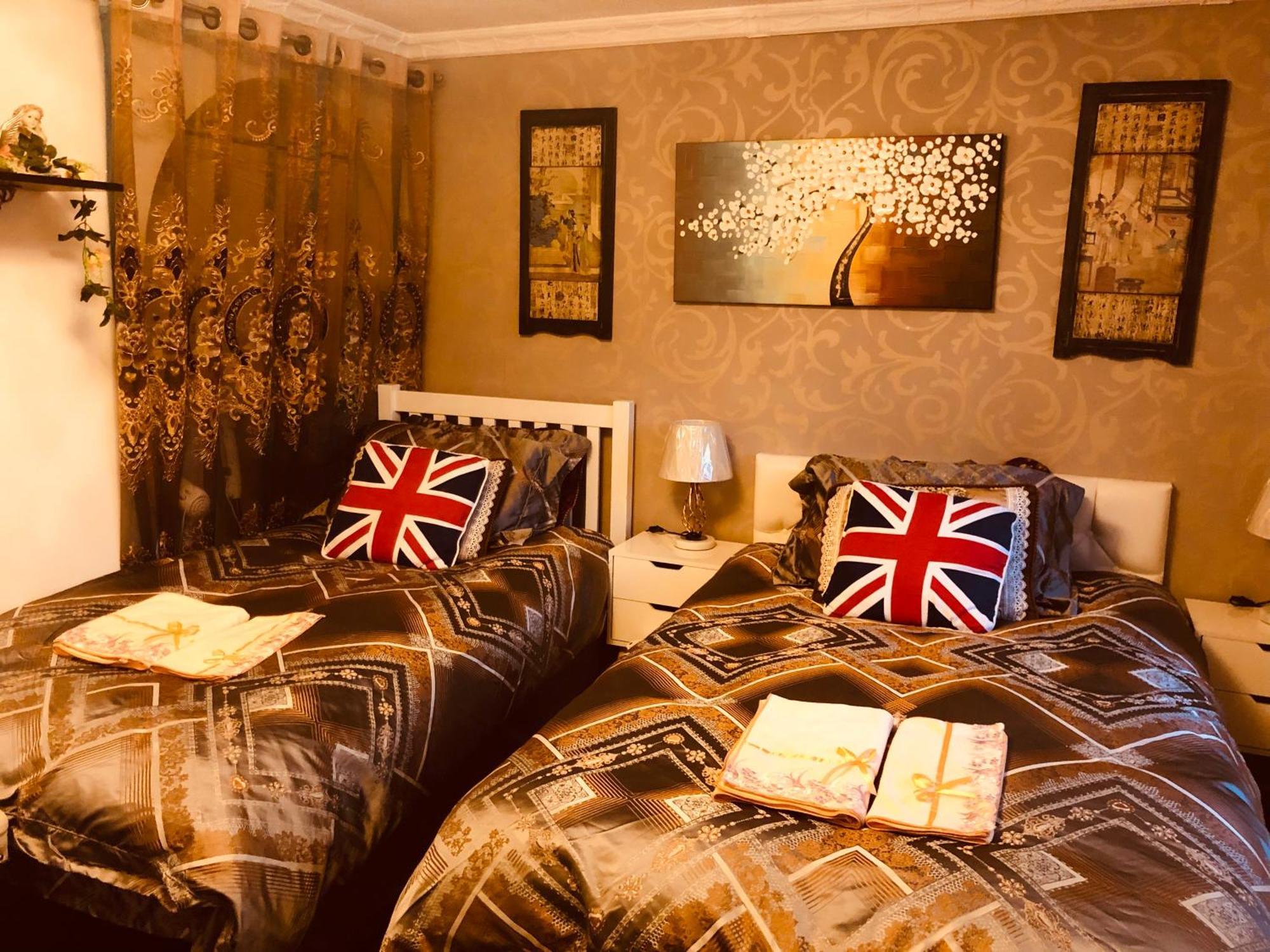 Cheerful 4 Bedroom House With Garden Free Parking Londra Exterior foto
